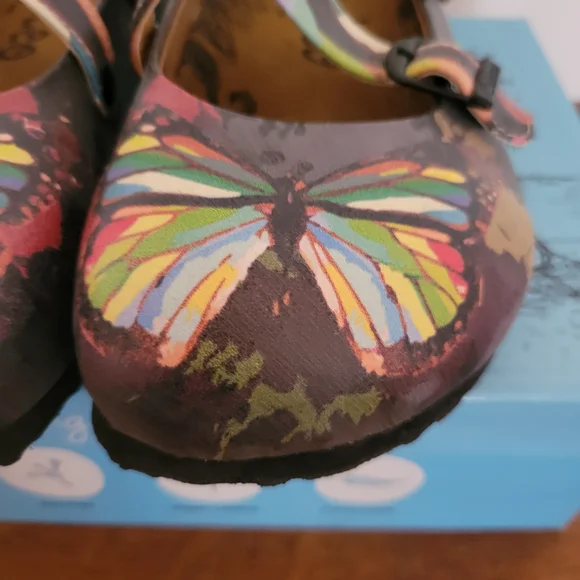 Colorful Butterfly Cross-Strap Clogs - Picture 4 of 16